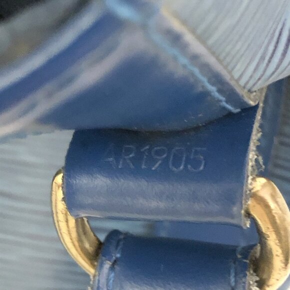 Authentic Louis Vuitton Epi Petit Noe Leather Shoulder Bag - Picture 11 of 11